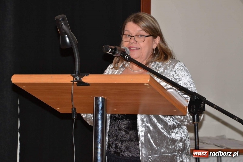 Zdjęcie w galerii na portalu naszraciborz.pl: Nauczyciele z regionu odebrali akty mianowania na nauczyciela dyplomowanego wiadomości z regionu