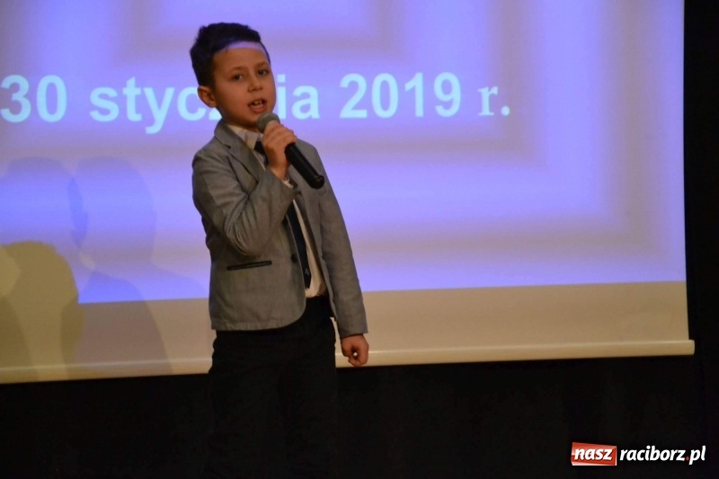 Zdjęcie w galerii na portalu naszraciborz.pl: Nauczyciele z regionu odebrali akty mianowania na nauczyciela dyplomowanego wiadomości z regionu