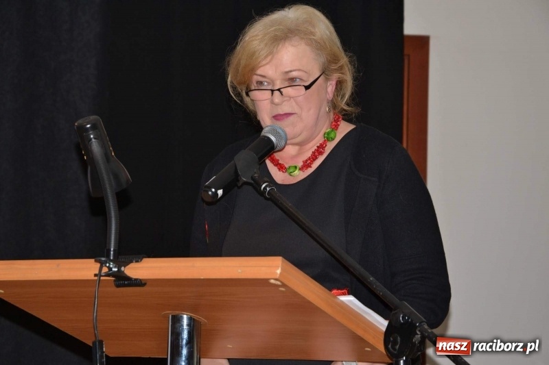 Zdjęcie w galerii na portalu naszraciborz.pl: Nauczyciele z regionu odebrali akty mianowania na nauczyciela dyplomowanego wiadomości z regionu