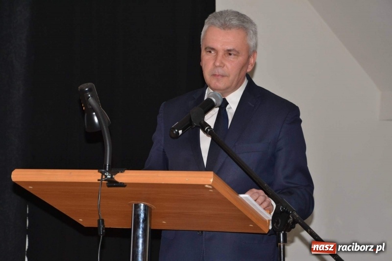 Zdjęcie w galerii na portalu naszraciborz.pl: Nauczyciele z regionu odebrali akty mianowania na nauczyciela dyplomowanego wiadomości z regionu