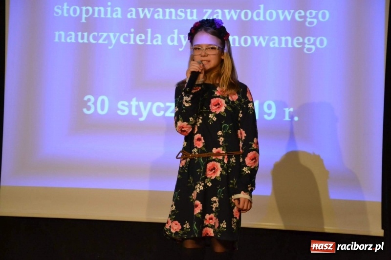 Zdjęcie w galerii na portalu naszraciborz.pl: Nauczyciele z regionu odebrali akty mianowania na nauczyciela dyplomowanego wiadomości z regionu