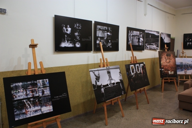 Zdjęcie w galerii na portalu naszraciborz.pl: Wystawa laureatów konkursu Obiektywnie Śląskie w krzanowickim MOK-u wiadomości z regionu