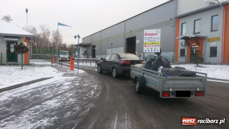 Zdjęcie w galerii na portalu naszraciborz.pl: Interwencja! Możesz pan to wywieźć do lasu... wiadomości z regionu