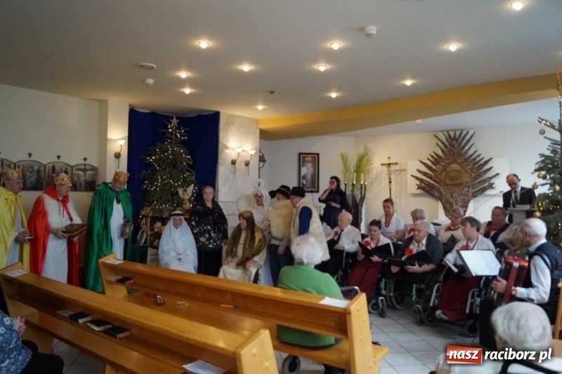 Zdjęcie w galerii na portalu naszraciborz.pl: Festiwal kolęd w DPS Złota Jesień wiadomości z regionu