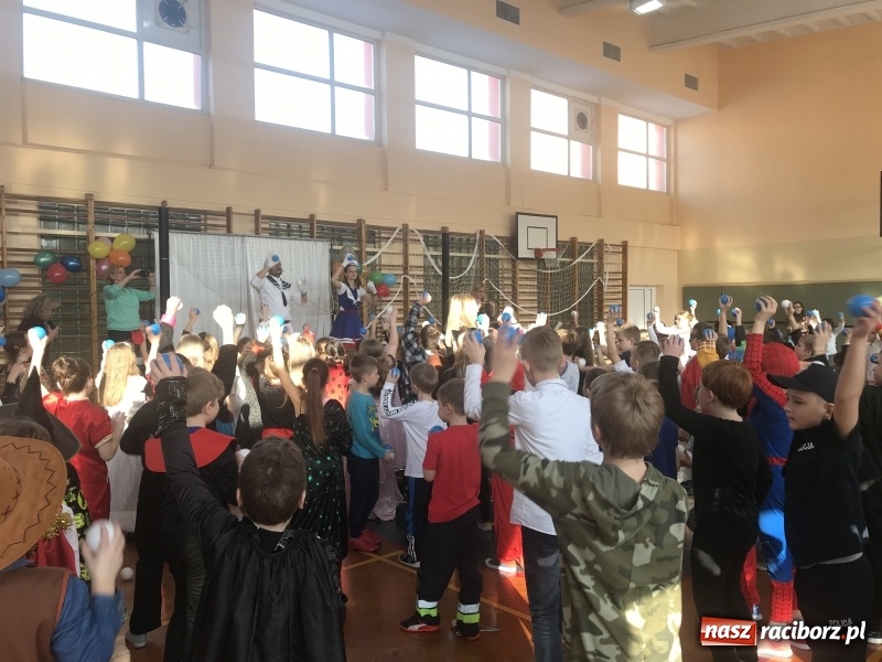 Zdjęcie w galerii na portalu naszraciborz.pl: Balik karnawałowy w SP 15  wiadomości z regionu