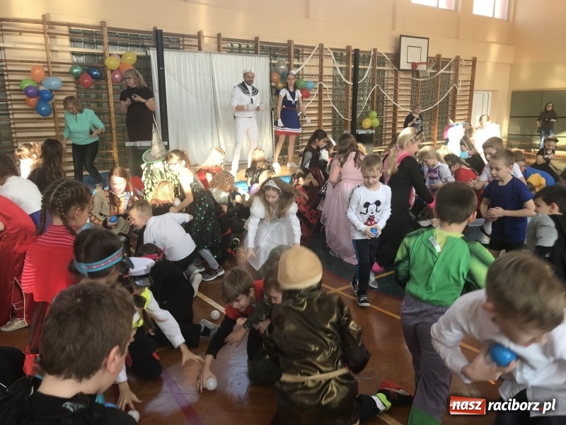 Zdjęcie w galerii na portalu naszraciborz.pl: Balik karnawałowy w SP 15  wiadomości z regionu