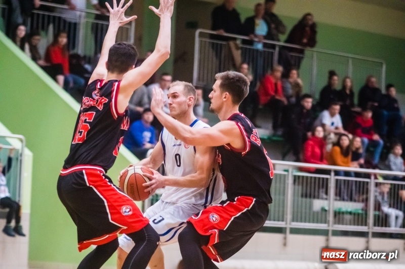 Zdjęcie w galerii na portalu naszraciborz.pl: Na rybnicki MKKS nie ma mocnych. Ofensywa Racibórz pokonana wiadomości z regionu