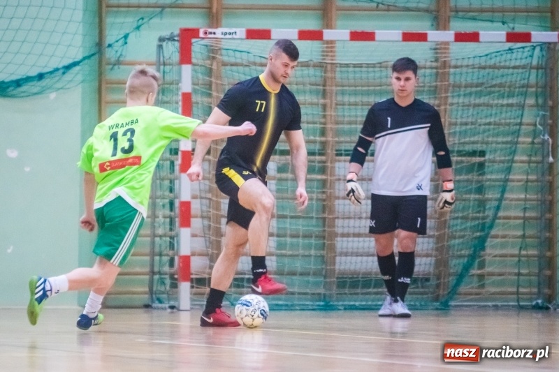 Zdjęcie w galerii na portalu naszraciborz.pl: HLPN: Młode Wilki o krok od remisu. Galaktikos na kolanach wiadomości z regionu