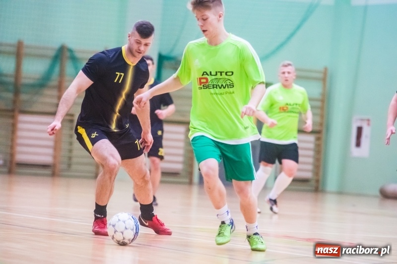 Zdjęcie w galerii na portalu naszraciborz.pl: HLPN: Młode Wilki o krok od remisu. Galaktikos na kolanach wiadomości z regionu