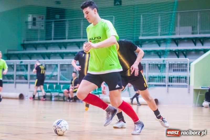 Zdjęcie w galerii na portalu naszraciborz.pl: HLPN: Młode Wilki o krok od remisu. Galaktikos na kolanach wiadomości z regionu