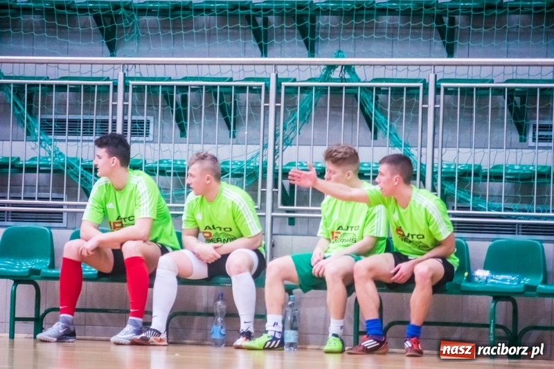 Zdjęcie w galerii na portalu naszraciborz.pl: HLPN: Młode Wilki o krok od remisu. Galaktikos na kolanach wiadomości z regionu