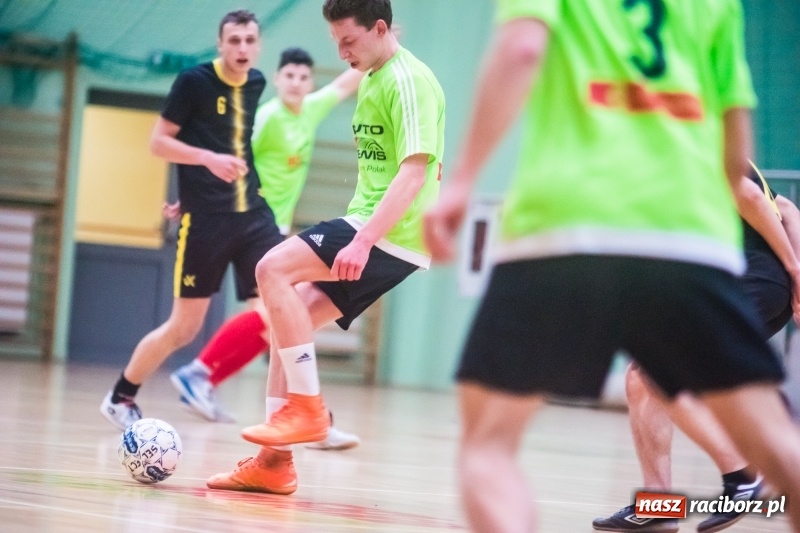 Zdjęcie w galerii na portalu naszraciborz.pl: HLPN: Młode Wilki o krok od remisu. Galaktikos na kolanach wiadomości z regionu