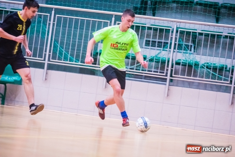 Zdjęcie w galerii na portalu naszraciborz.pl: HLPN: Młode Wilki o krok od remisu. Galaktikos na kolanach wiadomości z regionu