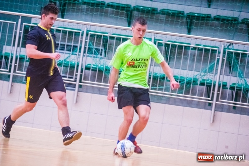 Zdjęcie w galerii na portalu naszraciborz.pl: HLPN: Młode Wilki o krok od remisu. Galaktikos na kolanach wiadomości z regionu