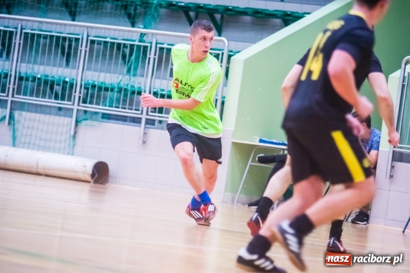 Zdjęcie w galerii na portalu naszraciborz.pl: HLPN: Młode Wilki o krok od remisu. Galaktikos na kolanach wiadomości z regionu