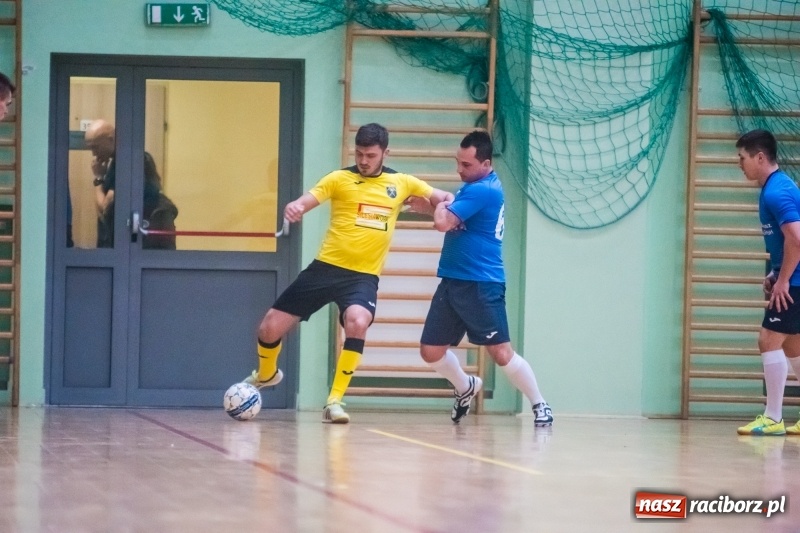 Zdjęcie w galerii na portalu naszraciborz.pl: HLPN: Młode Wilki o krok od remisu. Galaktikos na kolanach wiadomości z regionu