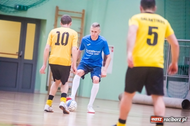 Zdjęcie w galerii na portalu naszraciborz.pl: HLPN: Młode Wilki o krok od remisu. Galaktikos na kolanach wiadomości z regionu