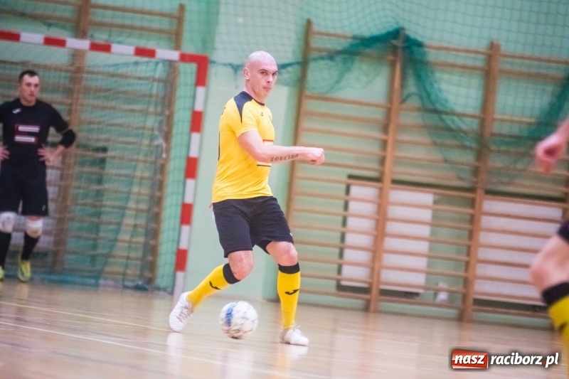 Zdjęcie w galerii na portalu naszraciborz.pl: HLPN: Młode Wilki o krok od remisu. Galaktikos na kolanach wiadomości z regionu