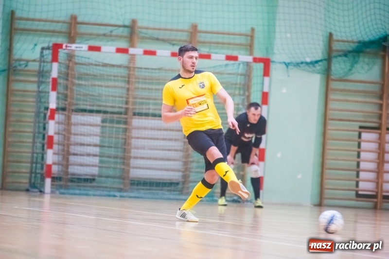 Zdjęcie w galerii na portalu naszraciborz.pl: HLPN: Młode Wilki o krok od remisu. Galaktikos na kolanach wiadomości z regionu