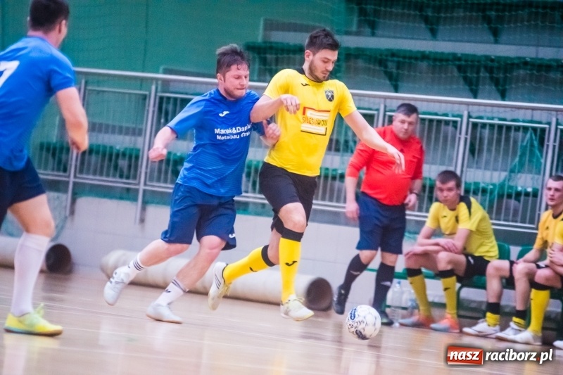 Zdjęcie w galerii na portalu naszraciborz.pl: HLPN: Młode Wilki o krok od remisu. Galaktikos na kolanach wiadomości z regionu