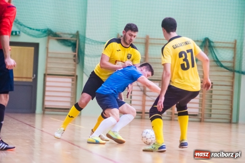 Zdjęcie w galerii na portalu naszraciborz.pl: HLPN: Młode Wilki o krok od remisu. Galaktikos na kolanach wiadomości z regionu