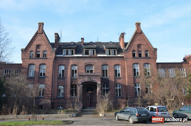 Zdjęcie w galerii na portalu naszraciborz.pl: Stary szpital zabezpieczony. Czy to wystarczy?  wiadomości z regionu