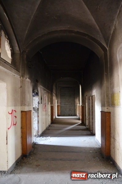 Zdjęcie w galerii na portalu naszraciborz.pl: Stary szpital zabezpieczony. Czy to wystarczy?  wiadomości z regionu