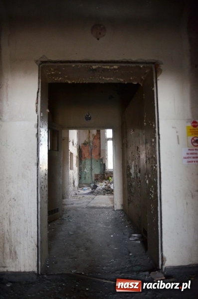 Zdjęcie w galerii na portalu naszraciborz.pl: Stary szpital zabezpieczony. Czy to wystarczy?  wiadomości z regionu