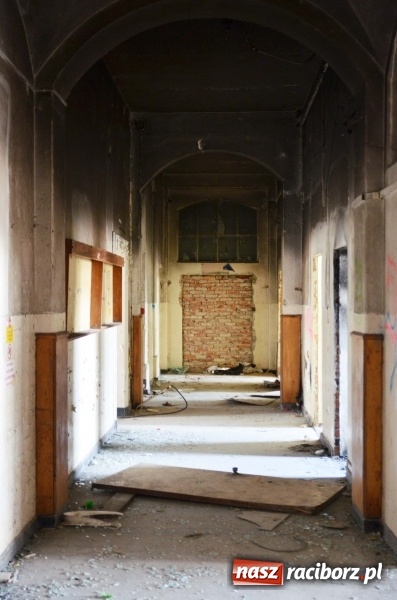 Zdjęcie w galerii na portalu naszraciborz.pl: Stary szpital zabezpieczony. Czy to wystarczy?  wiadomości z regionu