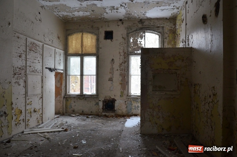 Zdjęcie w galerii na portalu naszraciborz.pl: Stary szpital zabezpieczony. Czy to wystarczy?  wiadomości z regionu