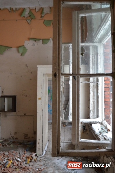 Zdjęcie w galerii na portalu naszraciborz.pl: Stary szpital zabezpieczony. Czy to wystarczy?  wiadomości z regionu