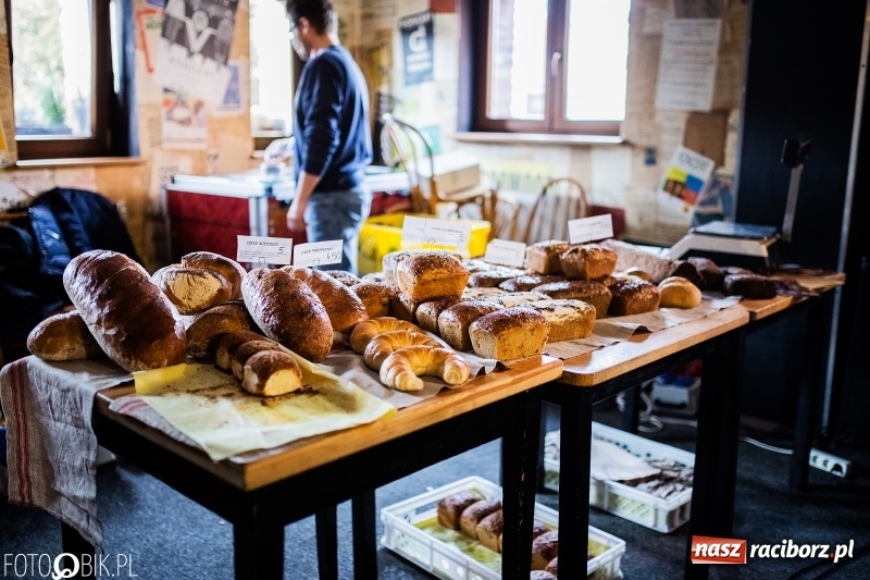 Zdjęcie w galerii na portalu naszraciborz.pl: BioBazar na Przystanku Kulturalnym Koniec Świata wiadomości z regionu