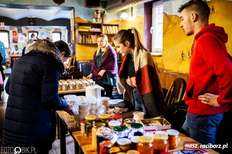 Zdjęcie w galerii na portalu naszraciborz.pl: BioBazar na Przystanku Kulturalnym Koniec Świata wiadomości z regionu
