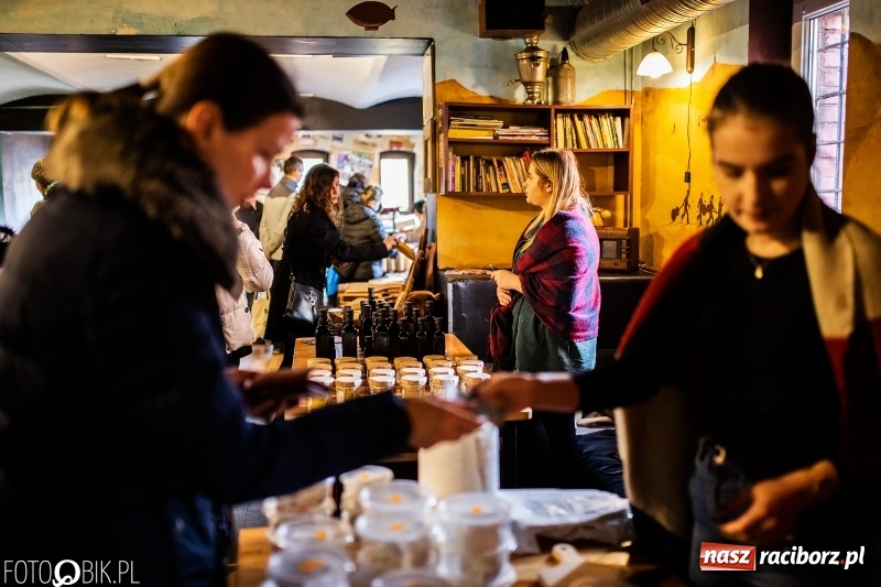 Zdjęcie w galerii na portalu naszraciborz.pl: BioBazar na Przystanku Kulturalnym Koniec Świata wiadomości z regionu