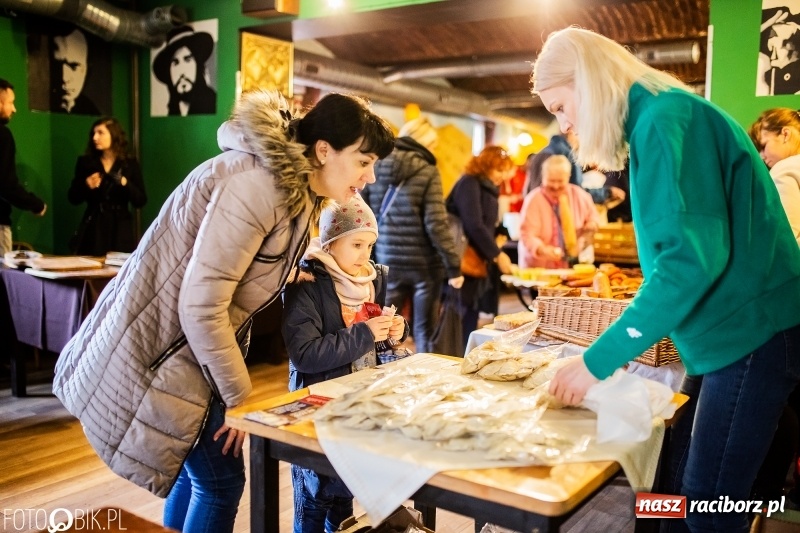 Zdjęcie w galerii na portalu naszraciborz.pl: BioBazar na Przystanku Kulturalnym Koniec Świata wiadomości z regionu