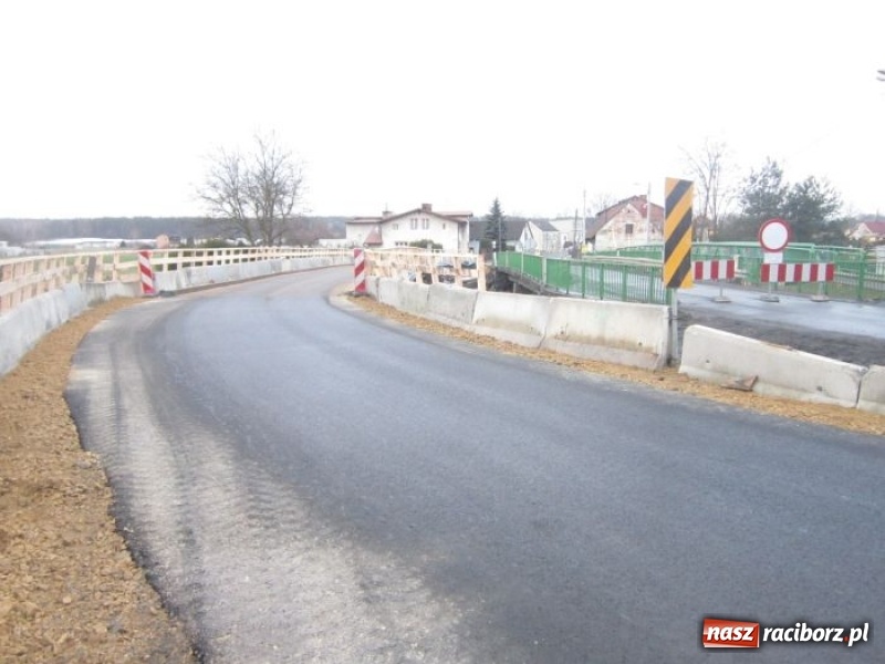 Zdjęcie w galerii na portalu naszraciborz.pl: W Rudach uruchomiono tymczasową przeprawę na DW 919 FOTO wiadomości z regionu