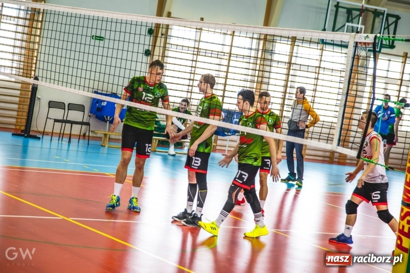 Zdjęcie w galerii na portalu naszraciborz.pl: Łatwe zwycięstwo siatkarzy KS AZS Rafako Racibórz wiadomości z regionu