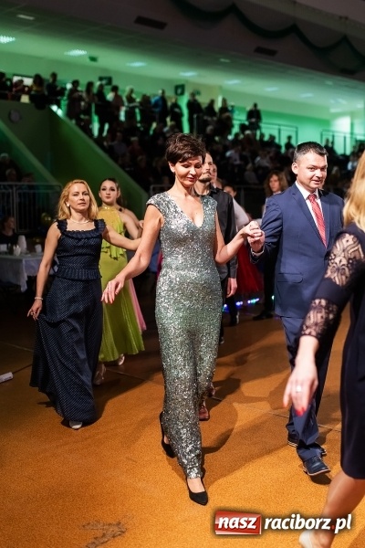 Zdjęcie w galerii na portalu naszraciborz.pl: XIII Karnawałowa Rewia Tańca MDK  wiadomości z regionu