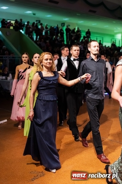 Zdjęcie w galerii na portalu naszraciborz.pl: XIII Karnawałowa Rewia Tańca MDK  wiadomości z regionu