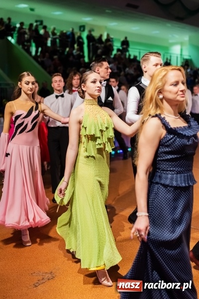 Zdjęcie w galerii na portalu naszraciborz.pl: XIII Karnawałowa Rewia Tańca MDK  wiadomości z regionu