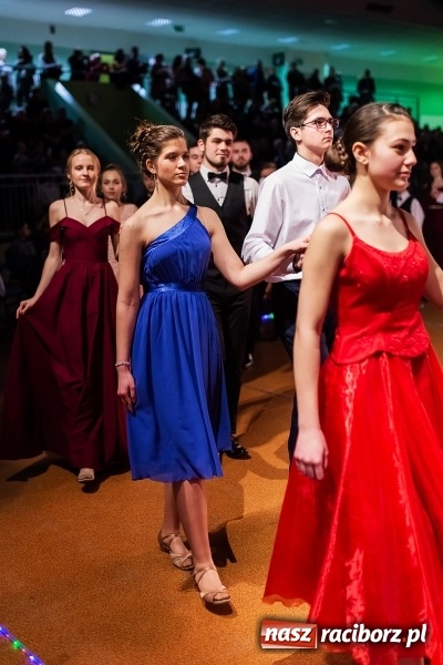 Zdjęcie w galerii na portalu naszraciborz.pl: XIII Karnawałowa Rewia Tańca MDK  wiadomości z regionu