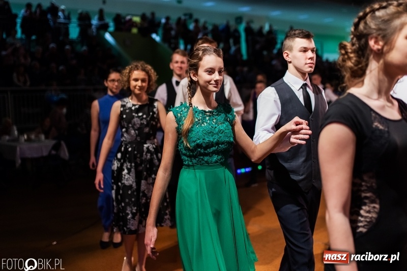 Zdjęcie w galerii na portalu naszraciborz.pl: XIII Karnawałowa Rewia Tańca MDK  wiadomości z regionu