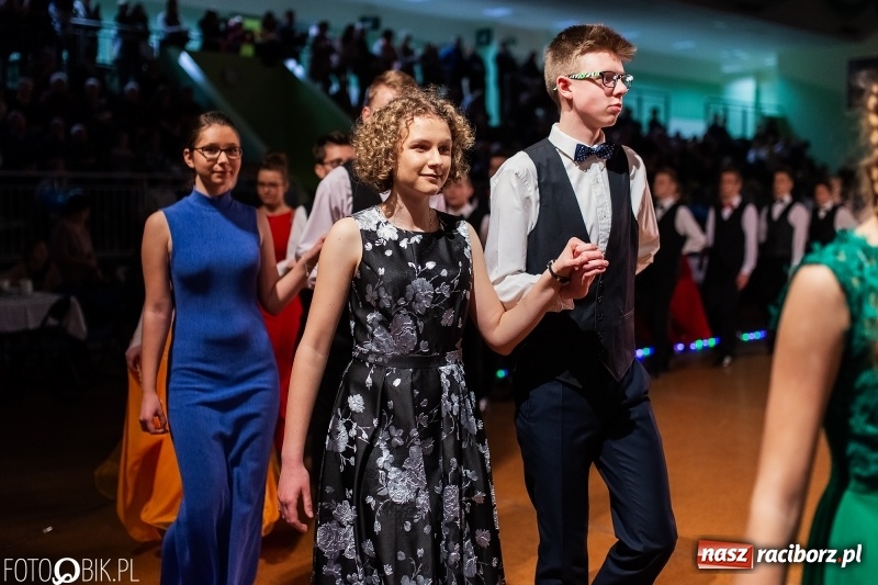 Zdjęcie w galerii na portalu naszraciborz.pl: XIII Karnawałowa Rewia Tańca MDK  wiadomości z regionu