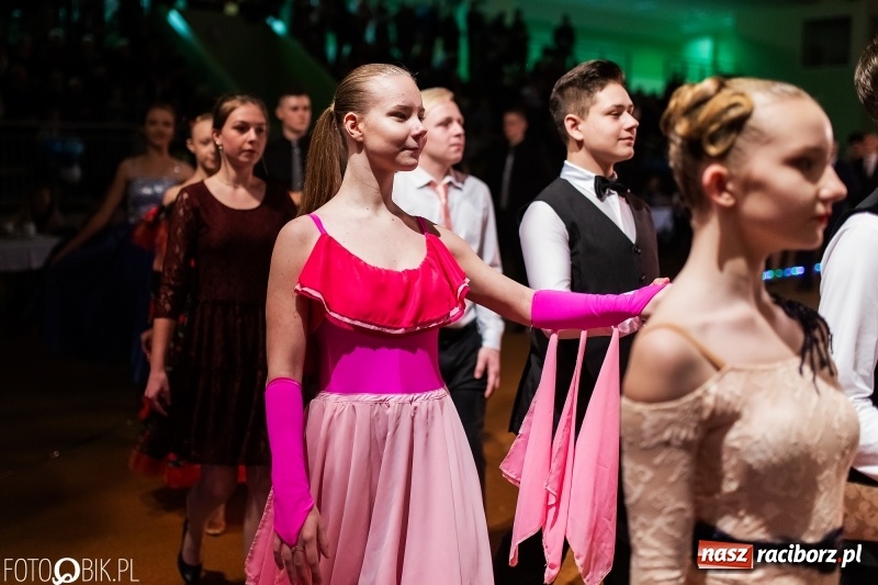 Zdjęcie w galerii na portalu naszraciborz.pl: XIII Karnawałowa Rewia Tańca MDK  wiadomości z regionu