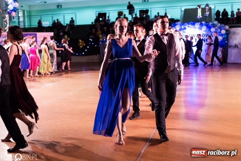 Zdjęcie w galerii na portalu naszraciborz.pl: XIII Karnawałowa Rewia Tańca MDK  wiadomości z regionu