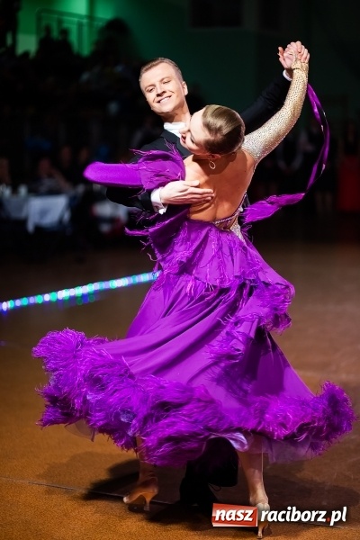 Zdjęcie w galerii na portalu naszraciborz.pl: XIII Karnawałowa Rewia Tańca MDK  wiadomości z regionu