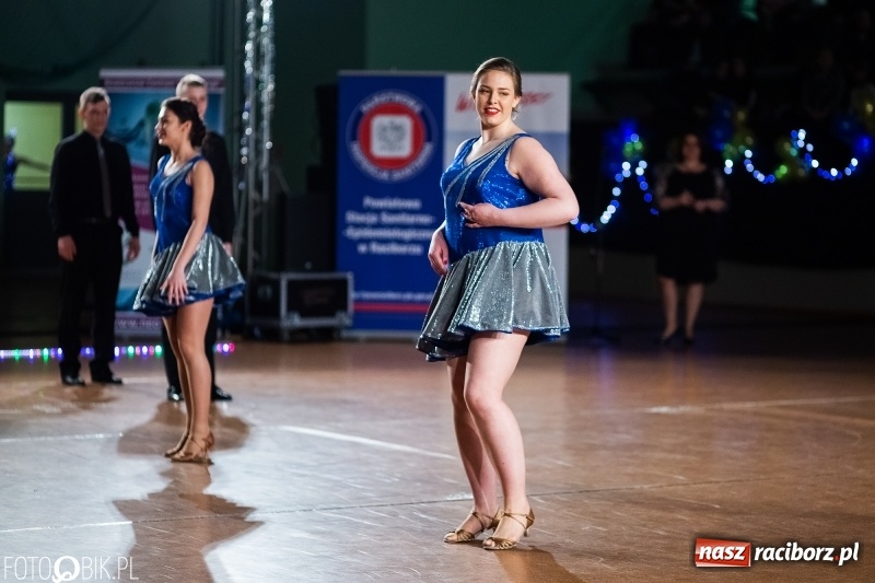 Zdjęcie w galerii na portalu naszraciborz.pl: XIII Karnawałowa Rewia Tańca MDK  wiadomości z regionu