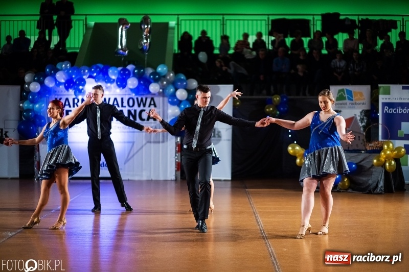 Zdjęcie w galerii na portalu naszraciborz.pl: XIII Karnawałowa Rewia Tańca MDK  wiadomości z regionu