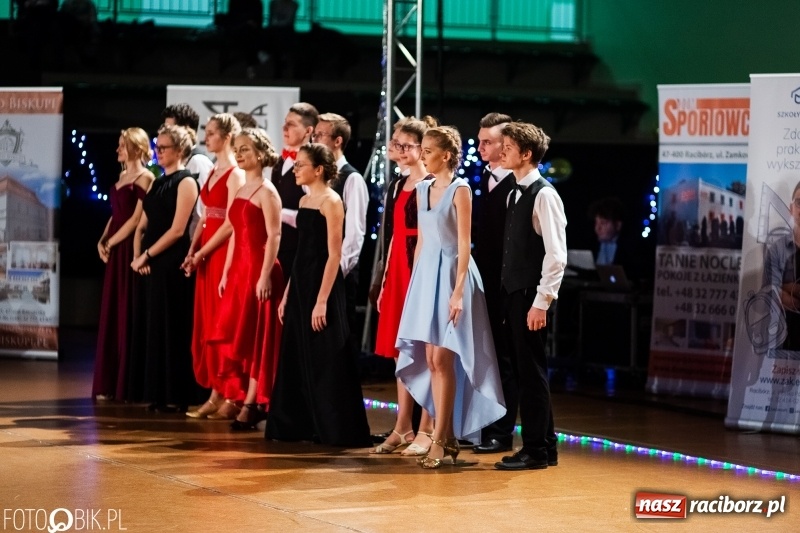 Zdjęcie w galerii na portalu naszraciborz.pl: XIII Karnawałowa Rewia Tańca MDK  wiadomości z regionu