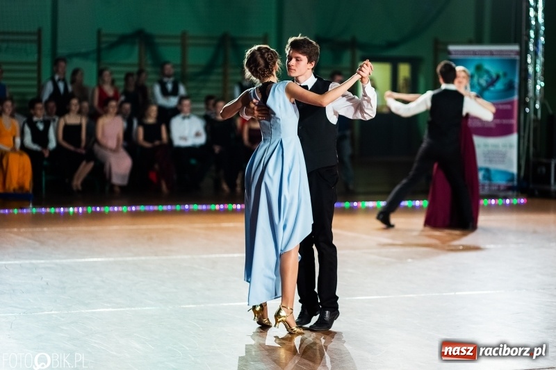 Zdjęcie w galerii na portalu naszraciborz.pl: XIII Karnawałowa Rewia Tańca MDK  wiadomości z regionu